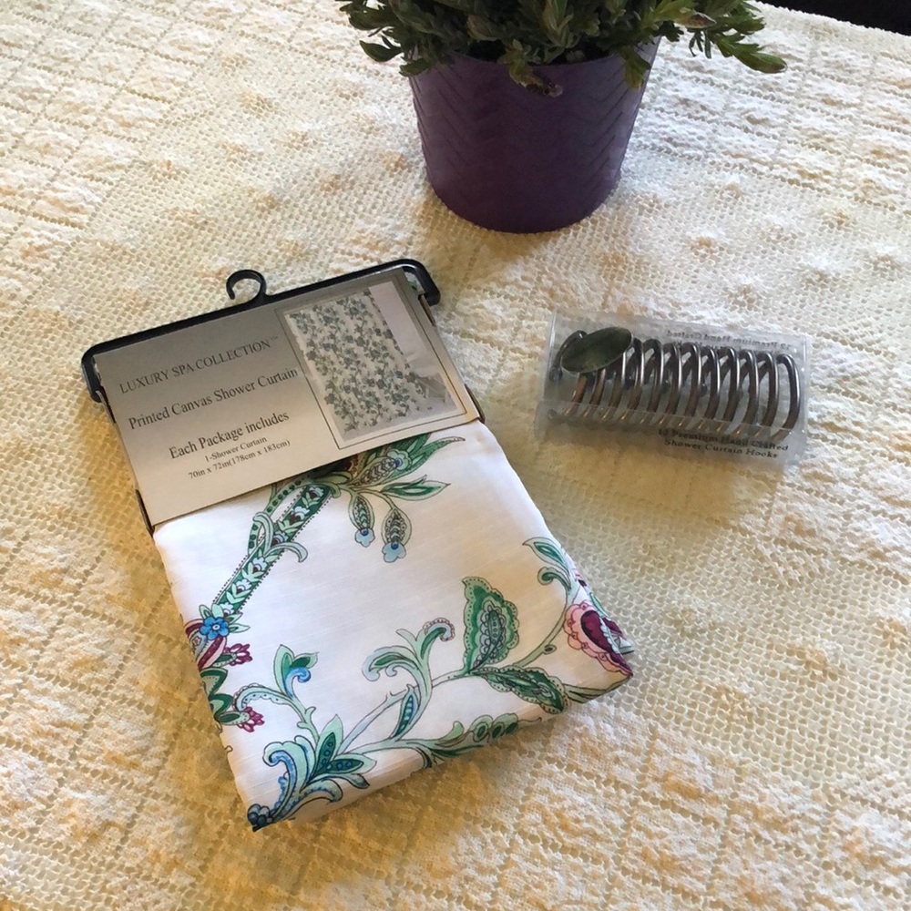 Shower curtain and rings